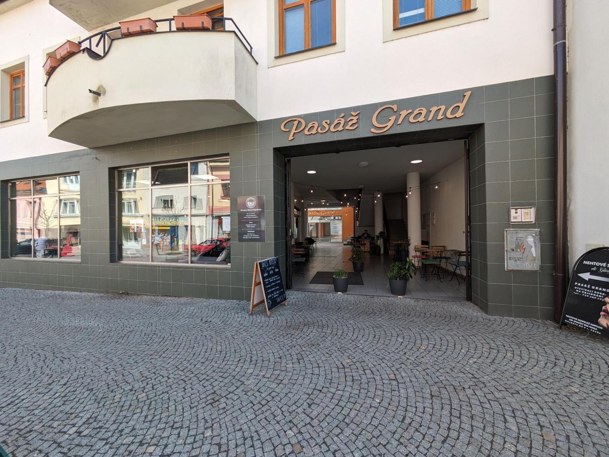 Penzion Grand Nymburk Eksteriør bilde
